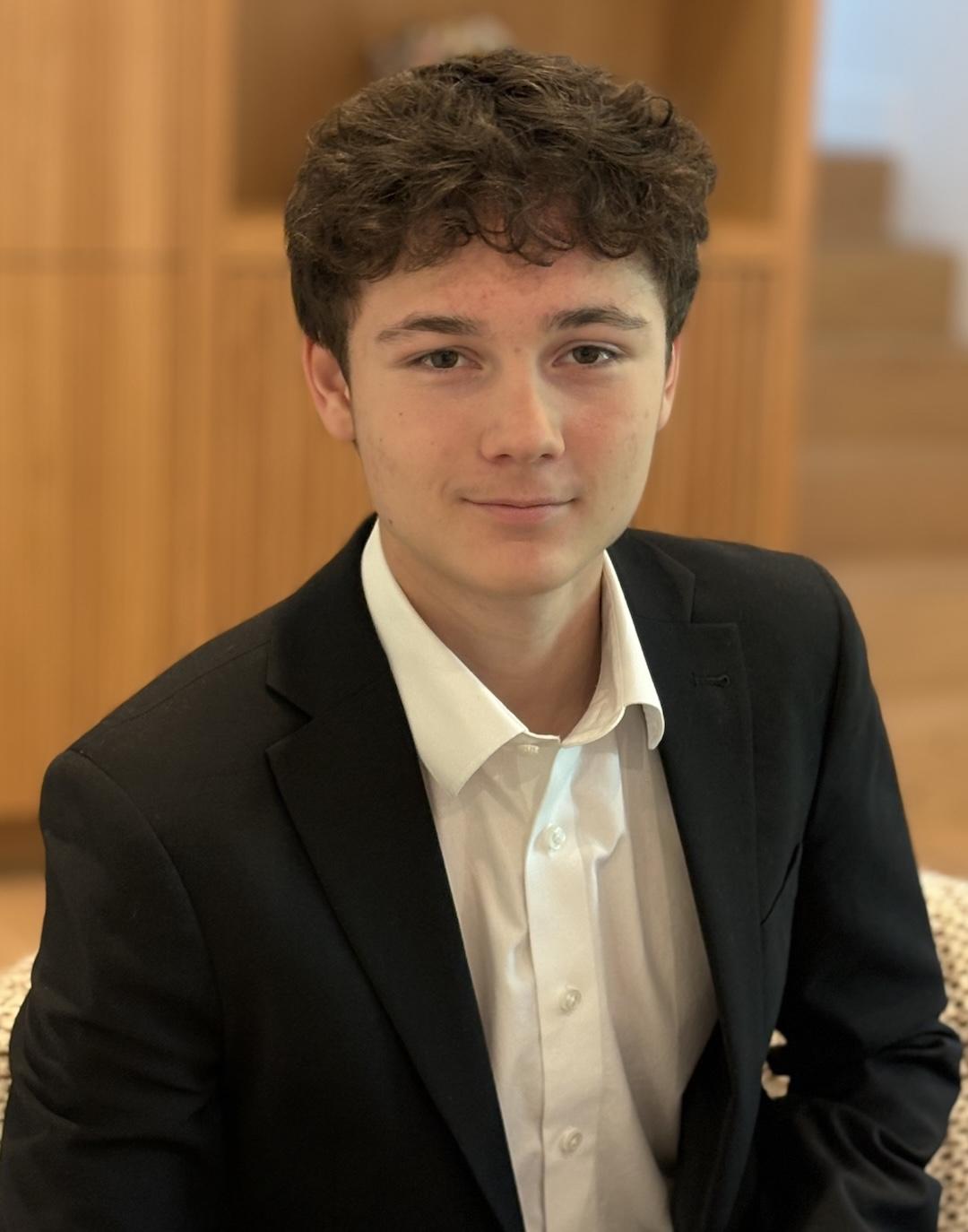 Portrait of Gavin Reisert, member of Coro California’s 2026 Youth Fellows cohort.