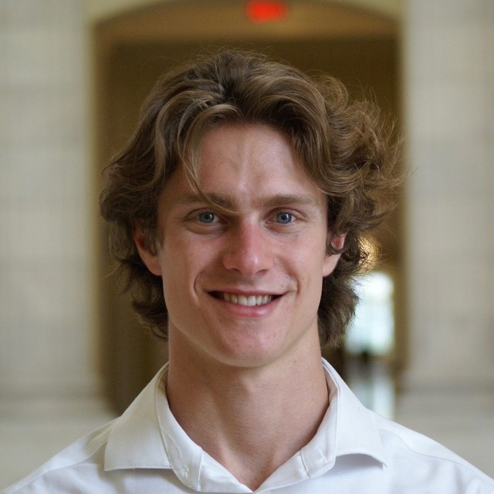Portrait of Jasper Broad, member of Coro California’s 69th class of Los Angeles Fellows in Public Affairs.