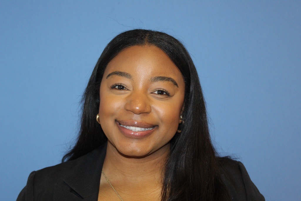 Portrait of Taylor Booker, member of Coro California’s Fall 2026 Women in Leadership Bay Area cohort.