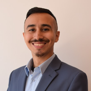 Alex Fuentes, a 2022 Fellows Program in Public Affairs alum.