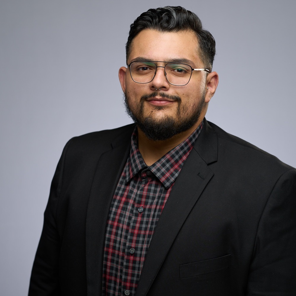 Portrait of Julio Casillas-Alfaro, participant in Coro California’s Fall 2026 Lead Los Angeles cohort.